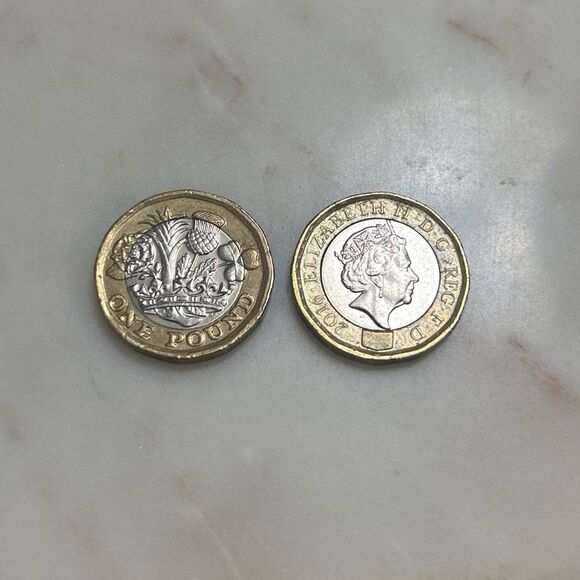 1 Pound 2017 Coins- SET OF 2 - Picture 1 of 5